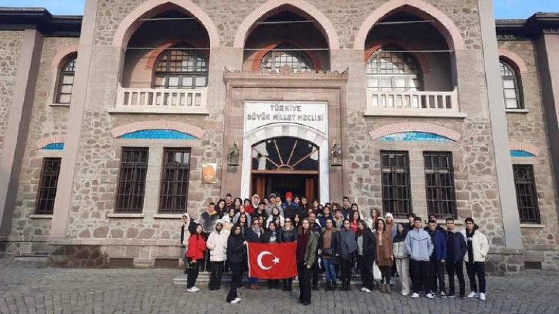 Ahenk Projesi Kapsamında Gezi,Tanıtma ve Turizm Kulübü Ankara'ya Gezi Düzenlemiştir.